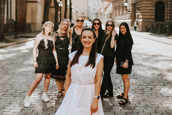 1H Private Photoshoot in Old Town of Riga - What the $139.68 group price really buys