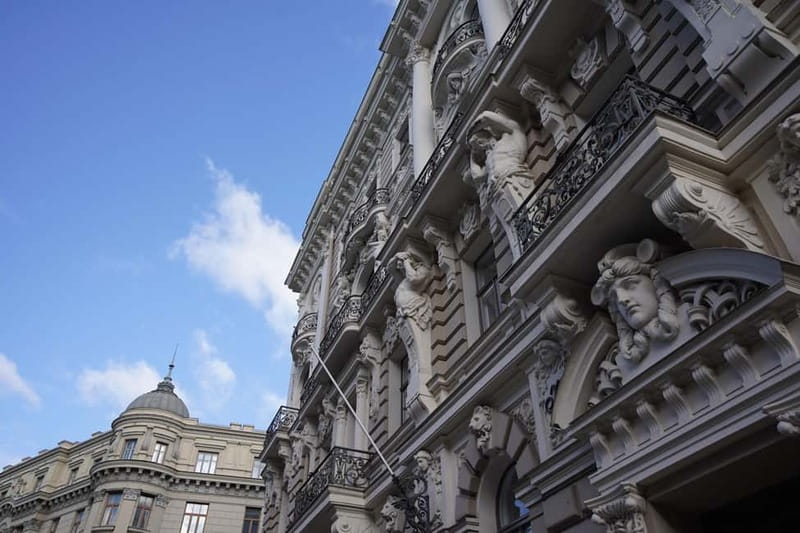 2.5-Hour Riga Cruiser Bike Tour - What the guide adds to the ride