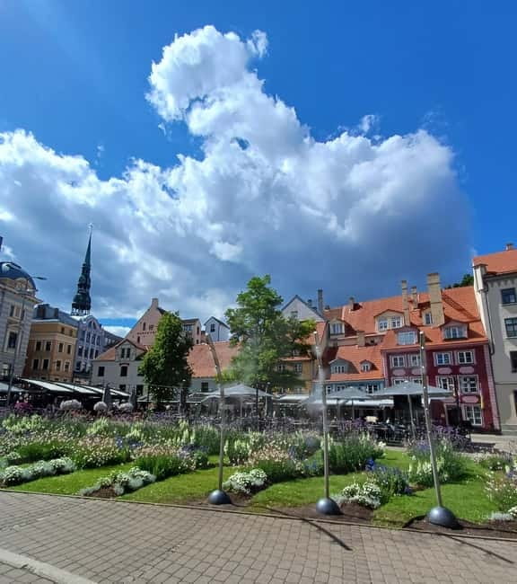 Big Riga: Old Town & Art Nouveau quarter - Old Town: towers, squares, and narrow lanes