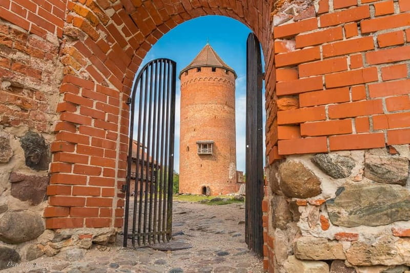 Explore the Baltics: Riga- Tallinn / Tallinn - Riga Daytrip - Give Cēsis Castle the time it deserves