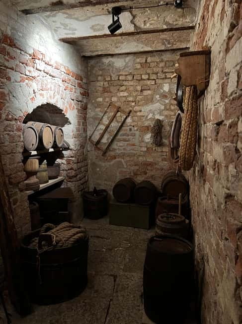 Flavours of Riga: Food, History & Hidden Gems Tour - A longer history walk through medieval Riga