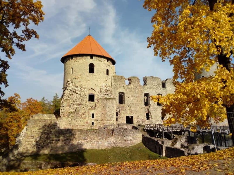 From Riga: Cesis and Sigulda Day Trip with Hotel Transfers - Cesis Old Town and the riverbank streets