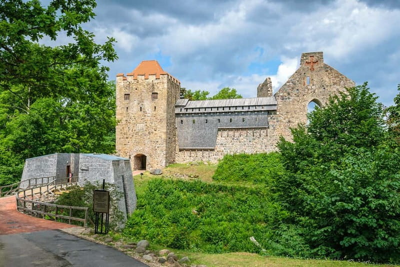 From Riga: Cēsis, Sigulda & Turaida Castle Tour - Food, transport, and the shape of the day