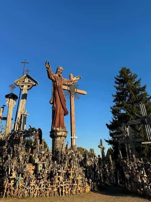 From Riga: Hill of Crosses and Jelgava Gems Tour - Who will enjoy this Riga day trip?