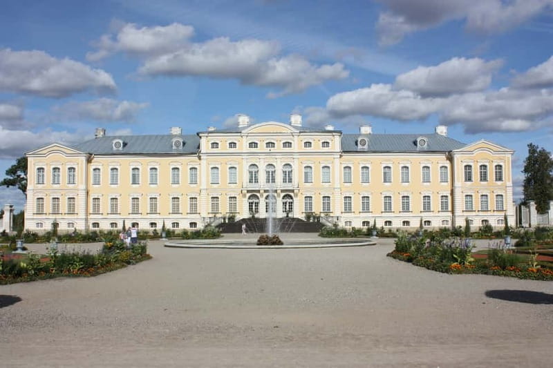 From Riga to Vilnius with Sightseeing Stops Top Private Tour - Rundale Palace: Latvia’s grand Baroque centerpiece