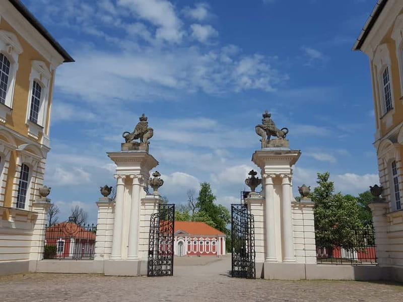 From Riga to Vilnius with Sightseeing Stops Top Private Tour - What the customer feedback reveals