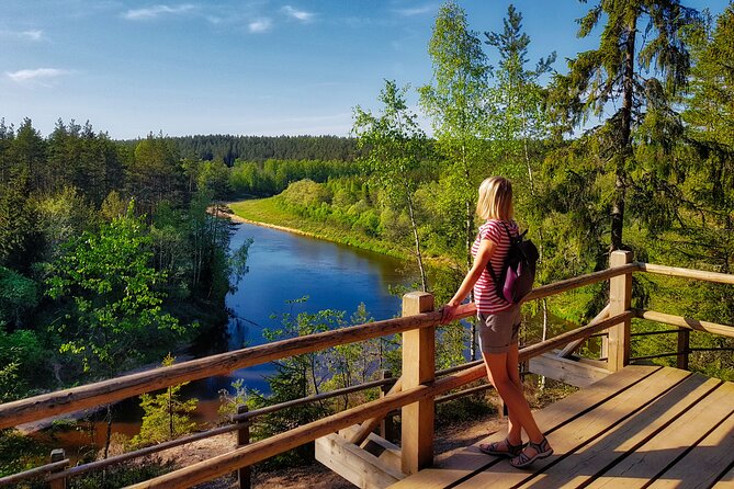 Full Day Gauja National Park Ultimate Hiking & Sightseeing Trip - Picnic lunch with Latvian snacks and drinks