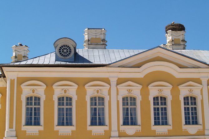 Group Day trip to Rundale Palace, Hill of Crosses & Bauska Castle - Crossing into Lithuania for the Hill of Crosses