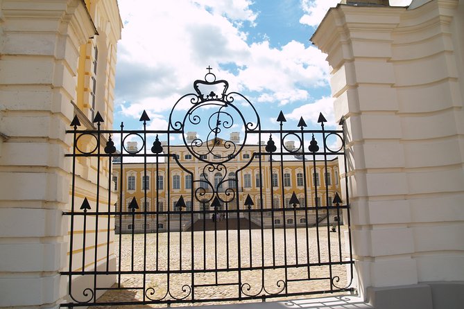 Group Day trip to Rundale Palace, Hill of Crosses & Bauska Castle - Is the $151.17 price fair?