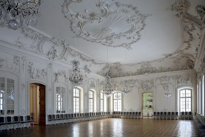 Half-Day Private Trip to Rundale Palace and Garden - Bauska Castle Adds a Rougher Counterpoint