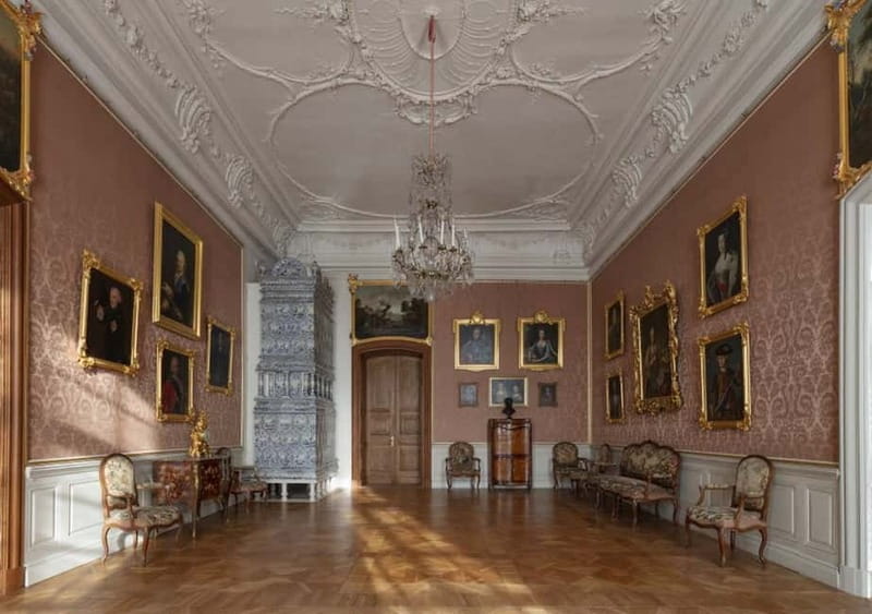 Latvian Palace and Medieval Castle Private Trip - What You Actually Get Inside the Palace