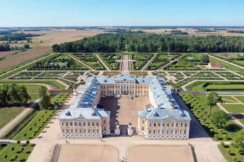 Latvian Palace and Medieval Castle Private Trip - Lunch Near Rundāle, Restaurant or Picnic