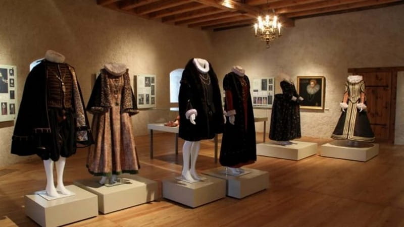 Latvian Palace and Medieval Castle Private Trip - Price, Extra Costs, and Overall Value
