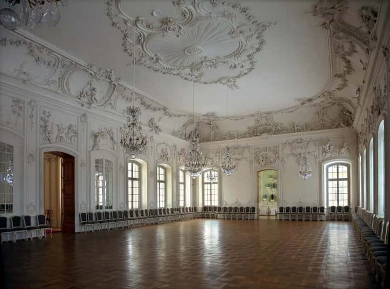 Latvian Palace and Medieval Castle Private Trip - Practical Tips for a Better Day