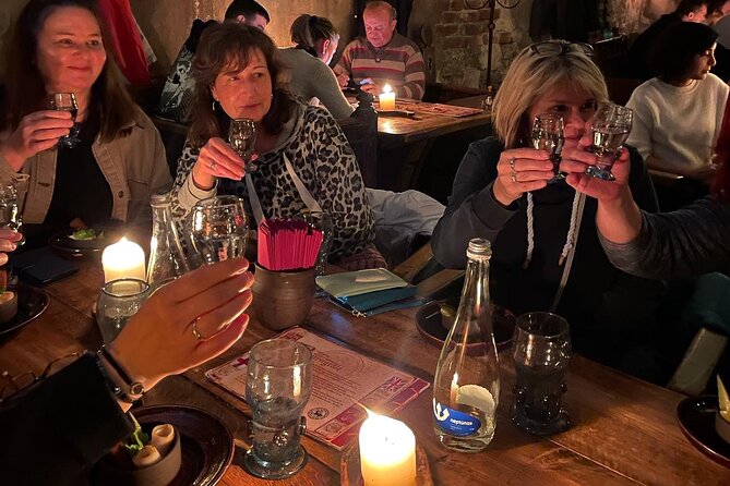 Medieval Experience: Guided Sightseeing and Food Tasting - An hour through Riga’s historic streets