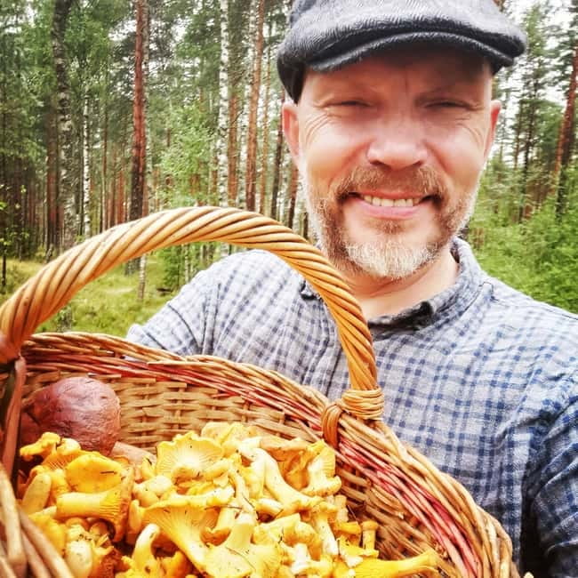Mushroom picking in the forests near Riga - Key points to know before you go