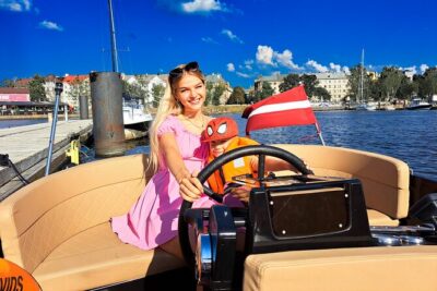 Private Boat Tour experience in Riga (City Canal and Daugava)