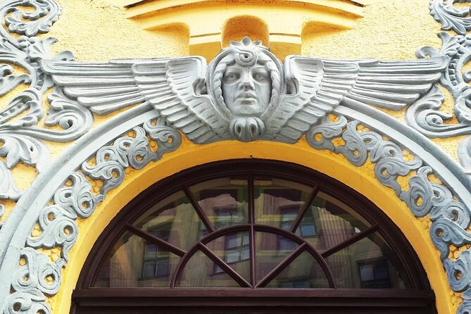 Private Riga Art Nouveau Tour - Tērbatas iela shows Art Nouveau changing shape