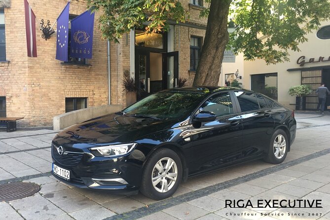 Private Transfer from Riga Airport to Hotel with English speaking driver - Why a private arrival transfer can be worth it in Riga
