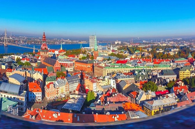 Private Transfer From Riga Airport To Riga City Center - A driver who does more than point the way