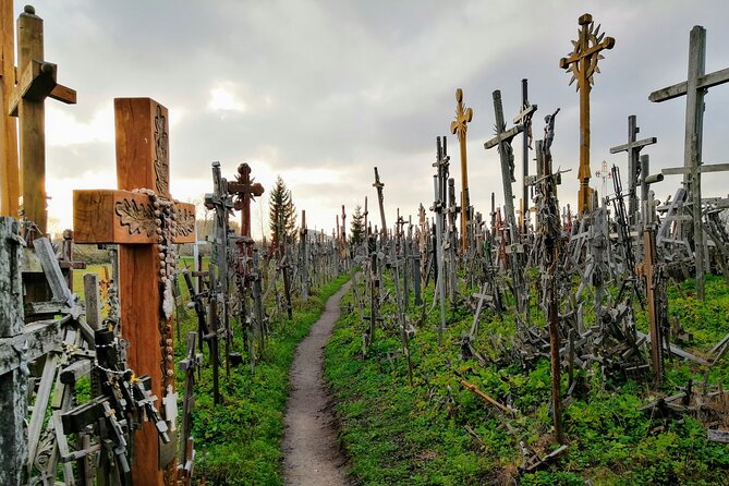 Private transfer Riga - Hill of Crosses - Riga - Who will get the most from this transfer