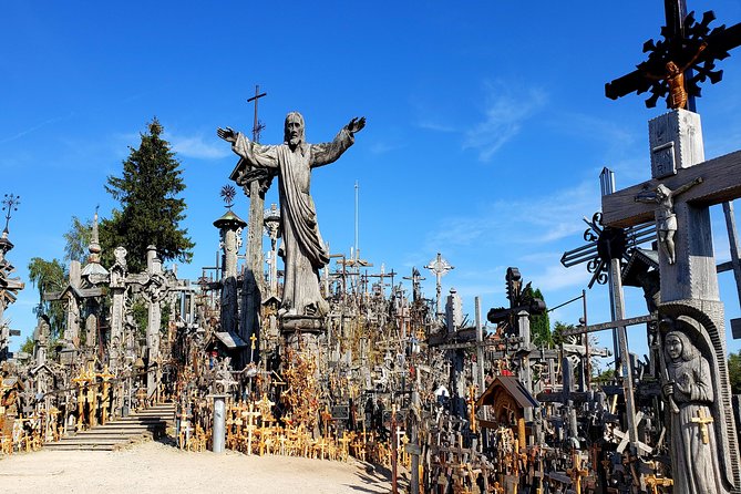 Private trip - Hill of Crosses / 2 countries in 1 day - The guides make the private format work