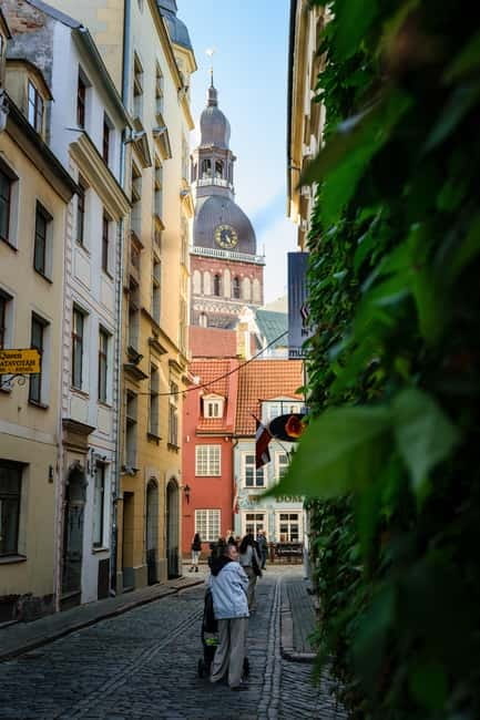 Riga: 2-Hour Walking Tour in the Old Town - The Old Synagogue, Riga Castle, and the city beyond the walls