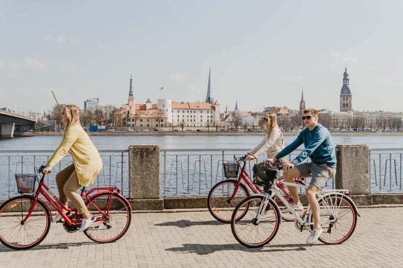 Riga: Architecture and Districts Bicycle Sightseeing Tour - Key points to know before booking