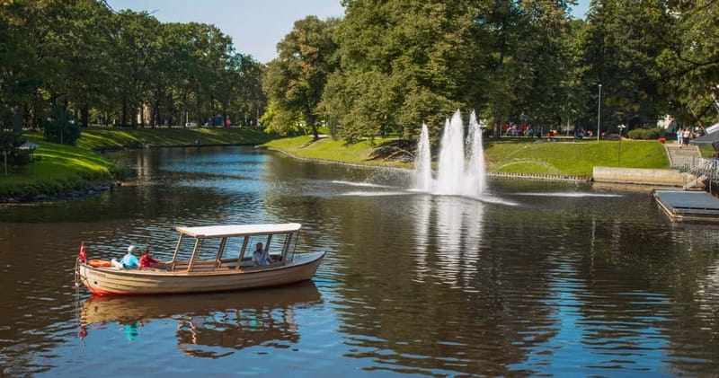 Riga: Canal Boat Sightseeing Tour With Audio guide - Riga Canal Boat Tour: Key Points at a Glance