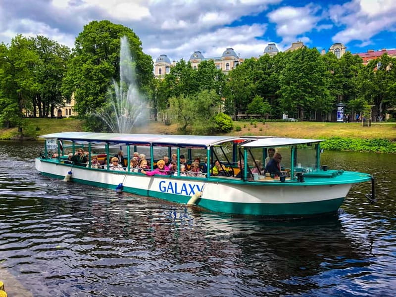 Riga: Canal Boat Sightseeing Tour With Audio guide - Starting Between Kronvald’s Park and the City Center