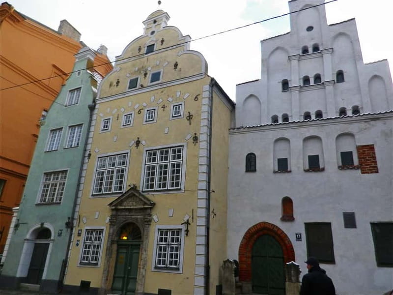 Riga Classical Old Town 2-Hour Walking Tour - The Old City Wall, Swedish Gate, and Powder Tower