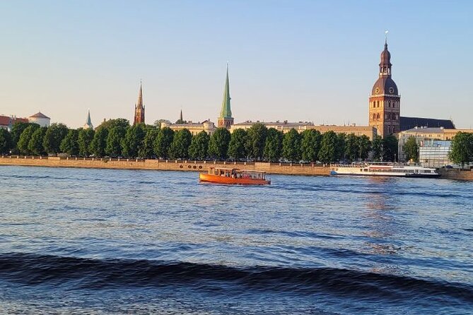 Riga: Evening or Sunset Boat Tour with Drink and Audio Guide - How useful is the audio guide?