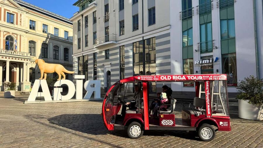 Riga: Evening or Sunset Boat Tour with Welcome Drink - Why seeing Riga from the Daugava works so well