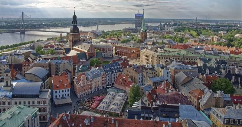 Riga: Guided Old Town Walking Tour - Guild halls and the business of medieval Riga