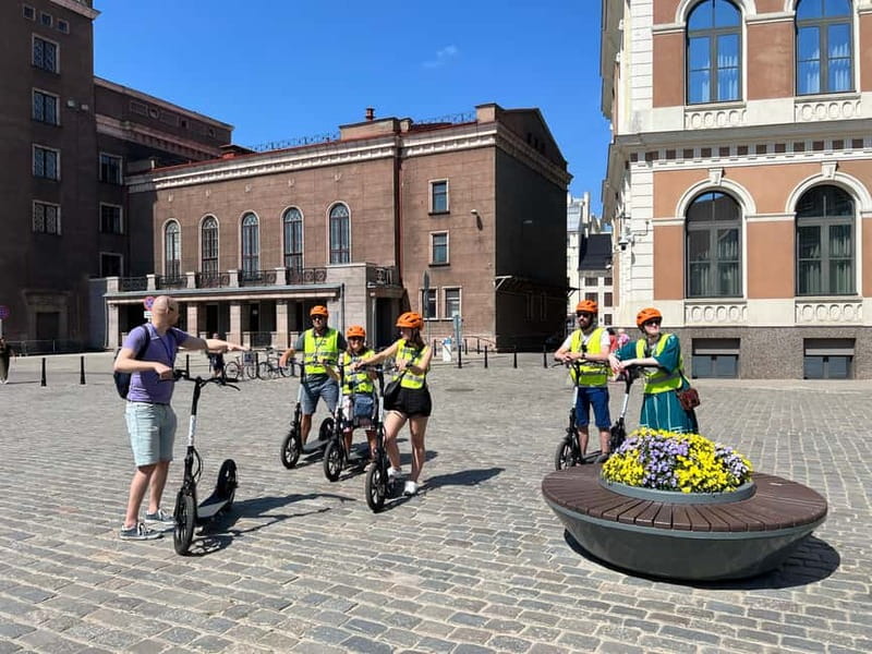 Riga Highlight Big wheel e-scooter Group or Private tour - Group or private tour?