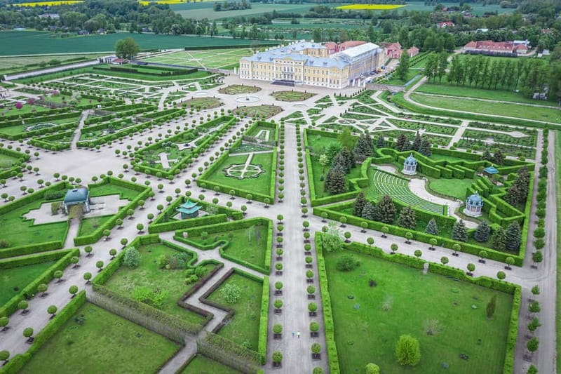 Riga: Hill of Crosses, Guided Rundale Palace & Bauska Castle - Who should book this tour