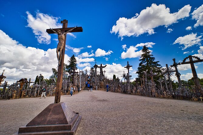 Riga: Hill of Crosses & Guided Rundale Palace with Bauska Castle - Why this day trip works from Riga