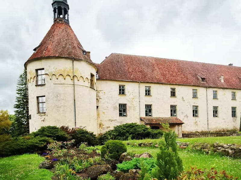 Riga: Nearby Manors and Castles Tour - The Bridge to Nowhere and the rural roads