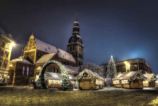 Riga Old Town Walking Tour in a Small Group - What the feedback suggests about guide quality
