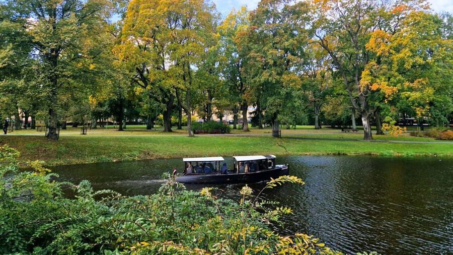 Riga Package: Canal Boat Tour + Drink & Old Town Audio Guide - Five things to know before you board