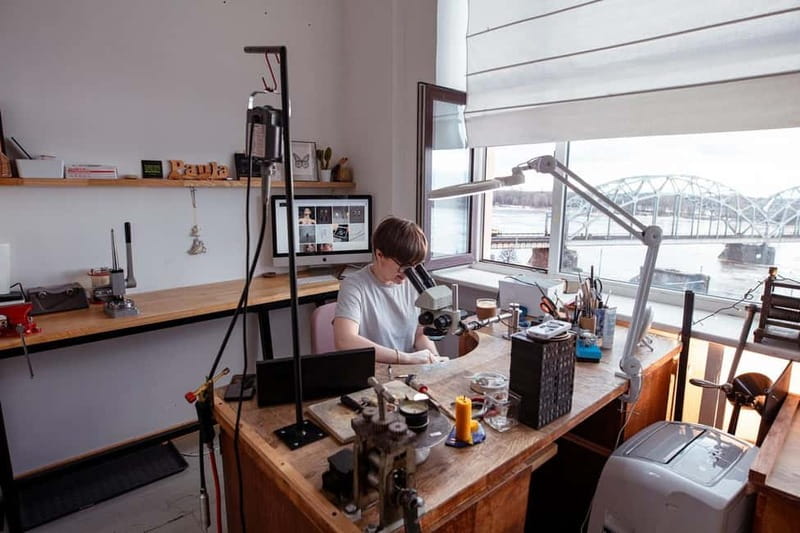 Riga: Private Jewelry Workshop with a View - Paulas teaching style and the private group format
