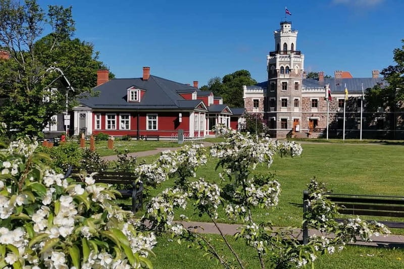 Riga: Private Sigulda, Turaida, and Gauja National Park Tour - The guides: Armands and Diana