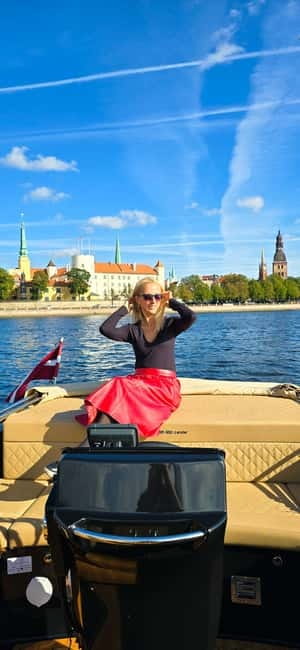 Riga: Private tour - City Panorama with premium class boat - Kipsala, Andrejosta, and the return toward the port