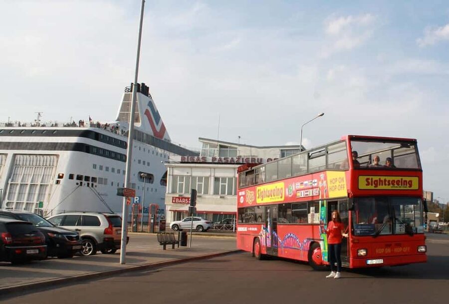 Riga: Red Bus Hop-On Hop-off Sightseeing Grand Tour - Riga’s Art Nouveau streets and Alberta Street