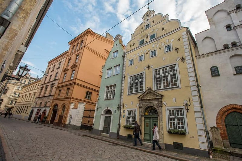 Riga's Old Center and Art Nouveau Tour - Narrow lanes through medieval Riga