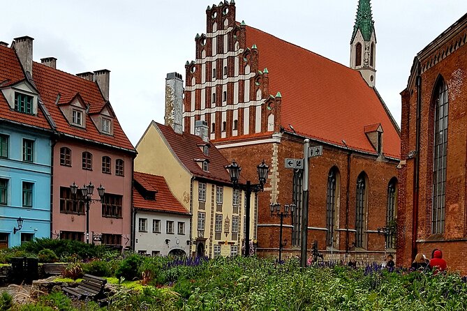 Riga Sightseeing Tour for First Time Visitors - Seeing Riga’s Art Nouveau Streets
