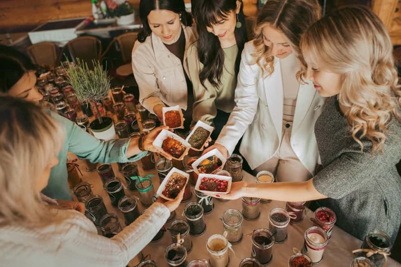 Riga: Spice Masterclass - Discover the Flavors of Latvia - Tasting the spices and Latvian food