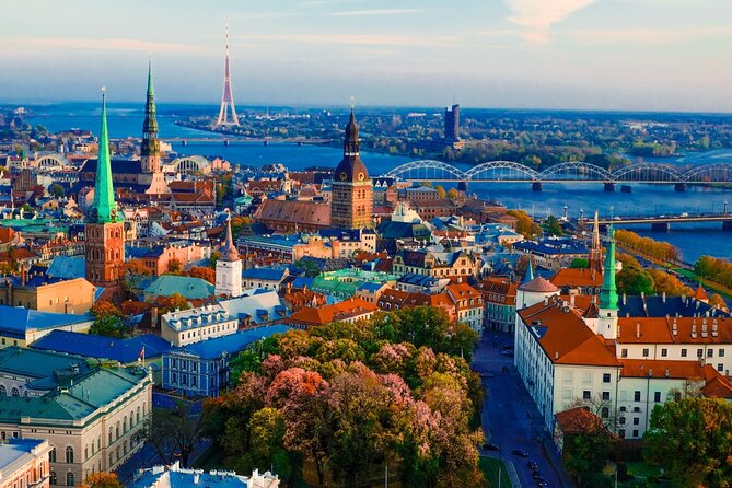 Riga to Tallinn - Sightseeing transfer - Flexible stops are the real selling point