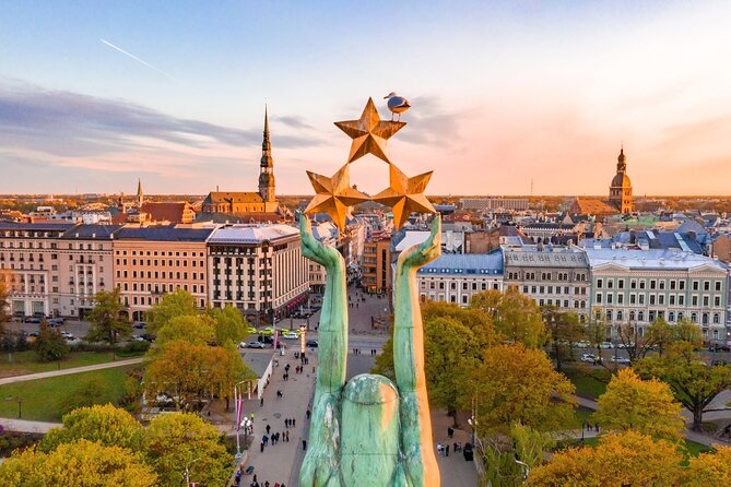 Riga walking guided Sightseeing tour - Central Market, a short look at everyday Riga