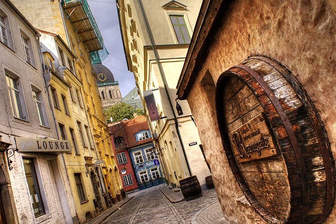 Riga walking guided Sightseeing tour - Strēlnieku iela and Riga’s Art Nouveau quarter